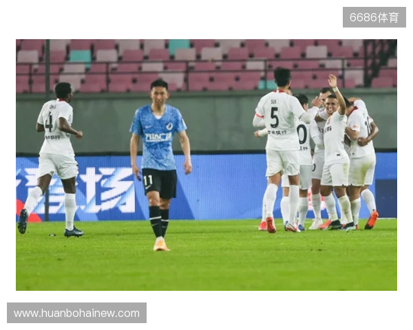 疑似吐口水!大连英博球迷呼吁俱乐部上诉申花外援特谢拉